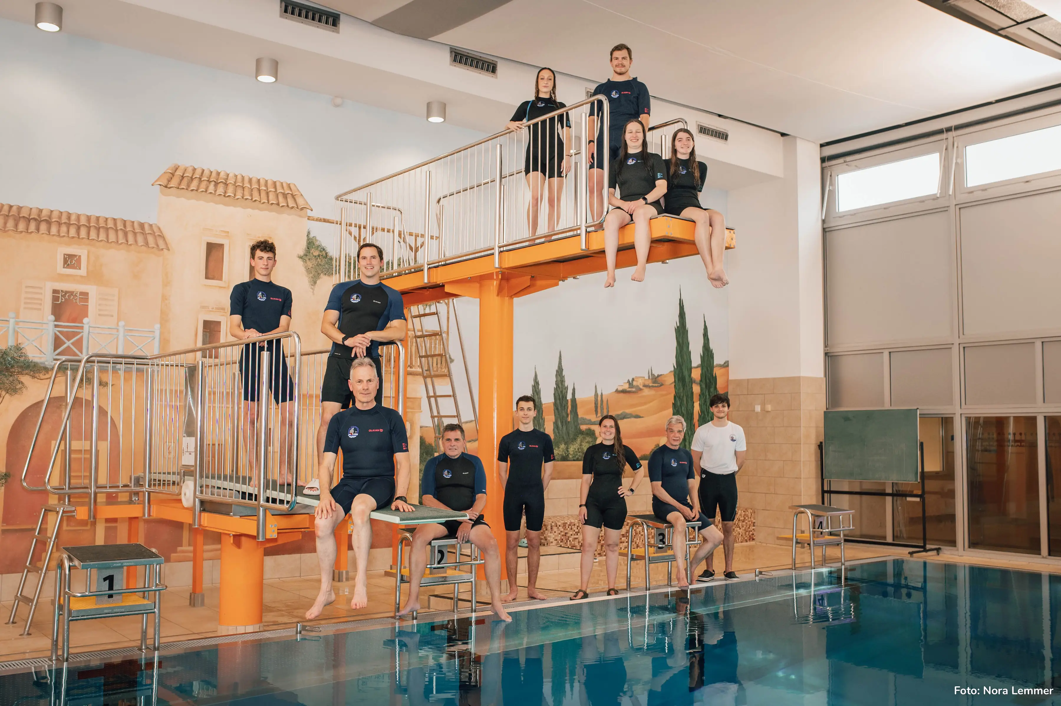 Das Team von Franzis Schwimmschule am Beckenrand